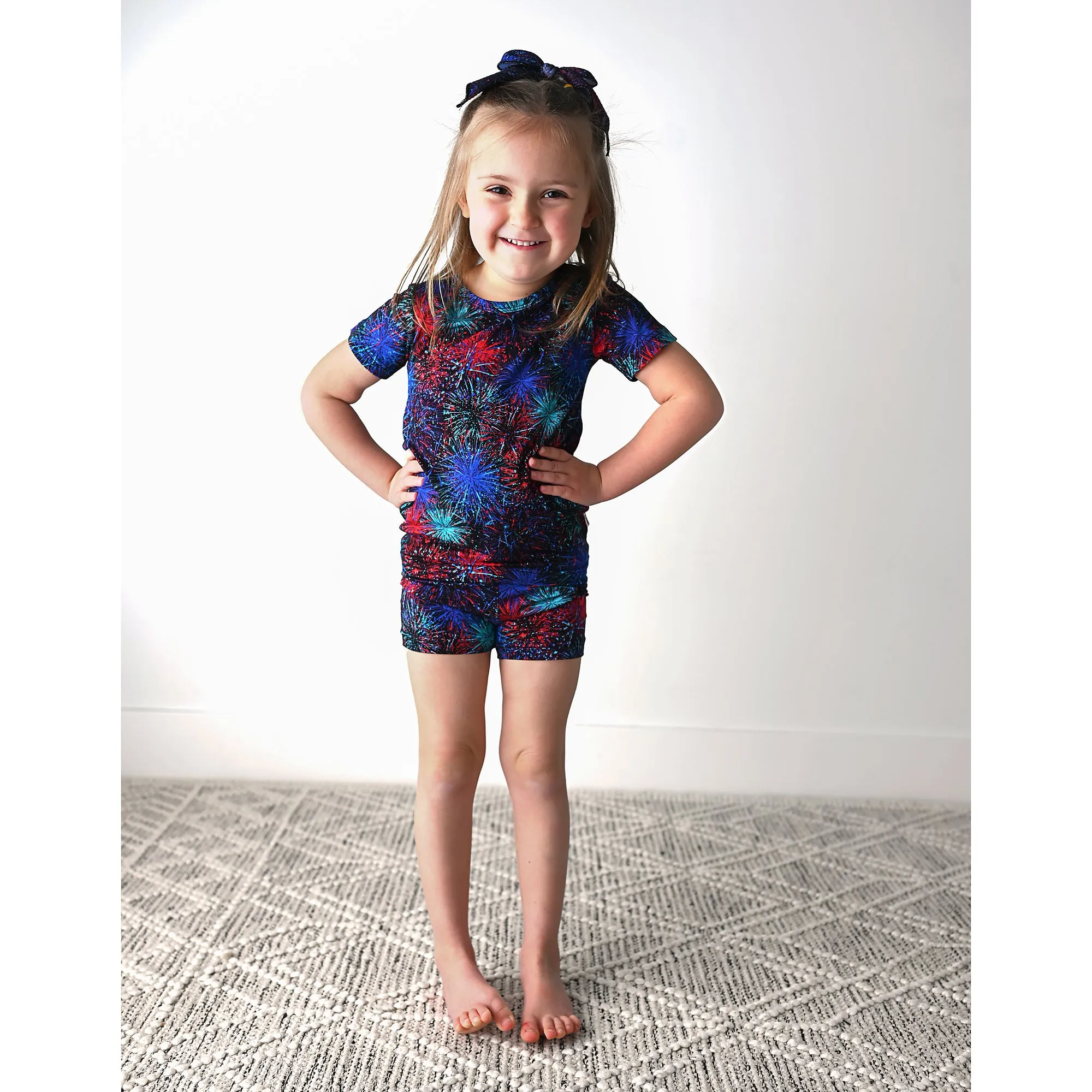 Avery Fireworks TWO PIECE - SHORTS